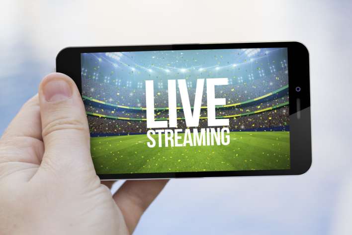 Mobile signal for live streaming